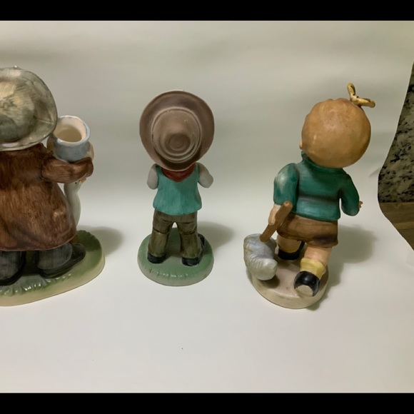 JAPANESE HUMMEL STYLE FIGURINES SET OF THREE - Picture 3 of 5